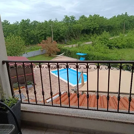 Oasis Near - A House With A Pool, Pet Frendly *
